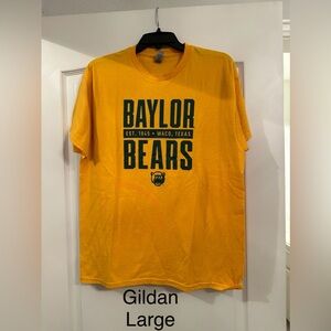 Baylor Bear tee shirt. Gildan size large.